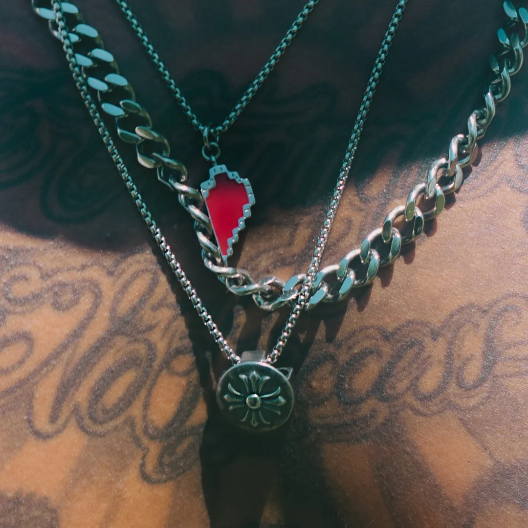 CLÀT Digital Love Necklace Set - Image 7