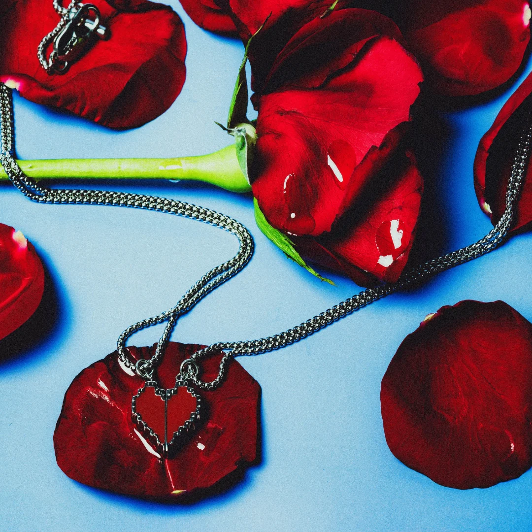 CLÀT Digital Love Necklace Set - Image 8